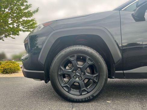 Used 2021 Toyota RAV4 TRD Off-Road AWD/4WD image 18