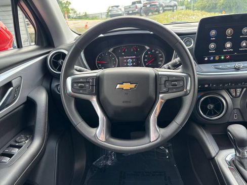 Used 2025 Chevrolet Blazer LT FWD image 33