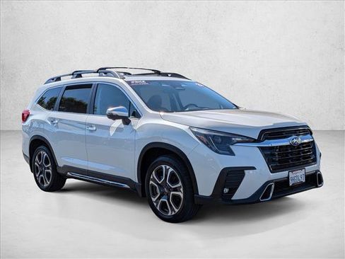 Used 2023 Subaru Ascent Touring AWD/4WD image 3