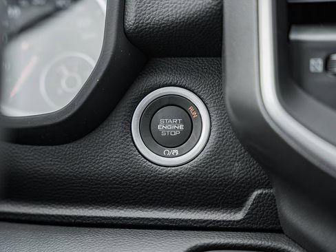 New 2026 RAM 1500 4x4 Crew Cab image 30