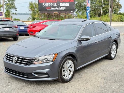 Used 2018 Volkswagen Passat 2.0T SE image 8