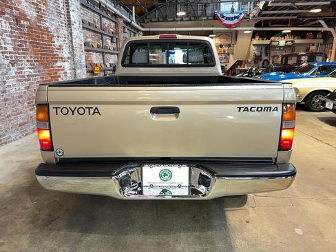 Used 1998 Toyota Tacoma 4x4 Regular Cab image 4