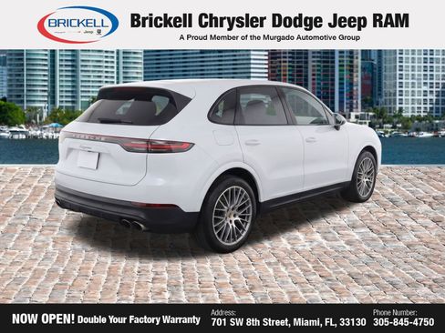 Used 2022 Porsche Cayenne Platinum Edition AWD/4WD image 4