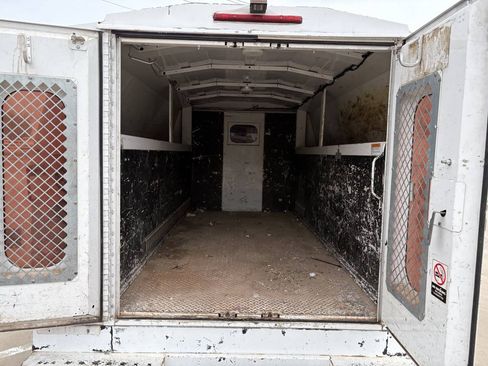 Used 2013 Chevrolet Express 3500 RWD image 7