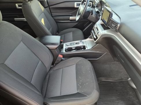 Used 2024 Ford Explorer XLT AWD/4WD image 13