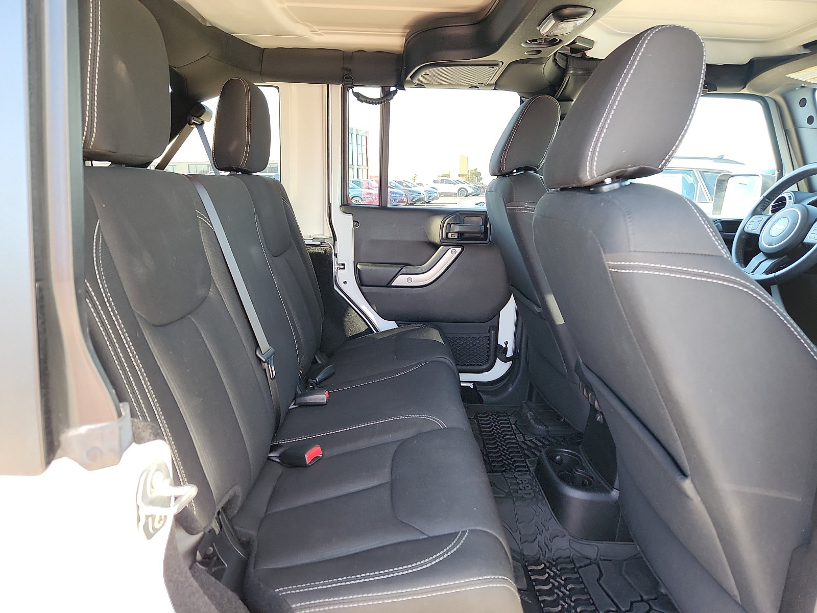 Used 2017 Jeep Wrangler Unlimited Rubicon AWD/4WD image 13