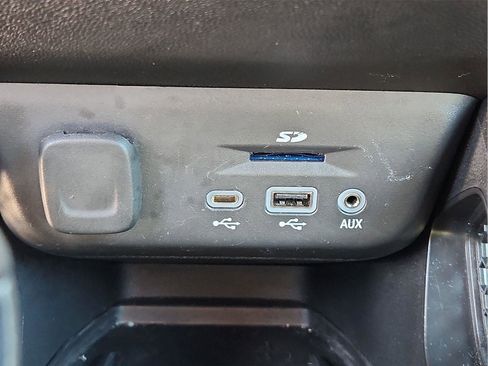 Used 2021 Chevrolet TrailBlazer RS w/ Technology Package image 22