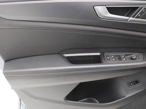 Used 2024 Volkswagen Atlas Cross Sport SEL R-Line image 16