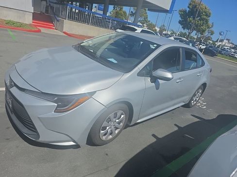 Used 2023 Toyota Corolla LE FWD image 3