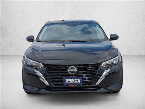 Used 2024 Nissan Sentra SV FWD image 2