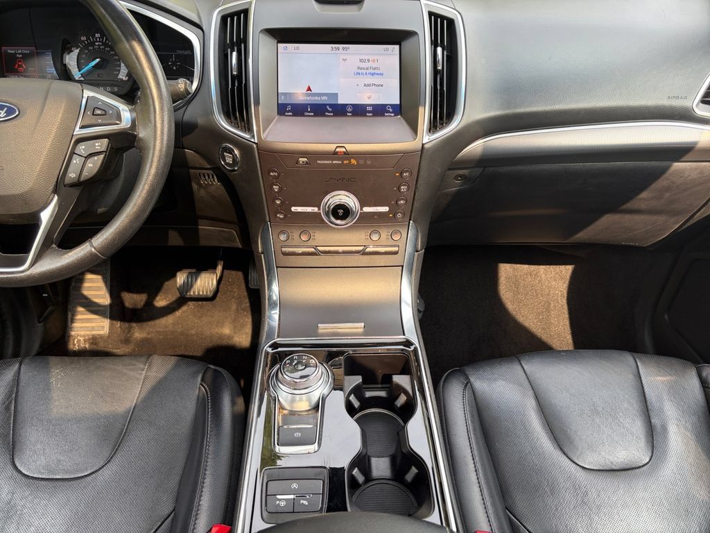 Used 2020 Ford Edge Titanium w/ Equipment Group 301A AWD/4WD image 10