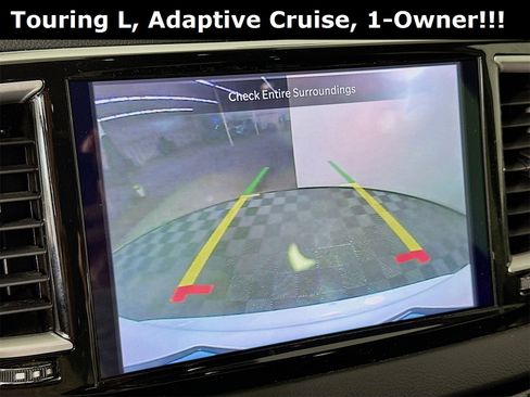 Used 2024 Chrysler Pacifica Touring-L image 14