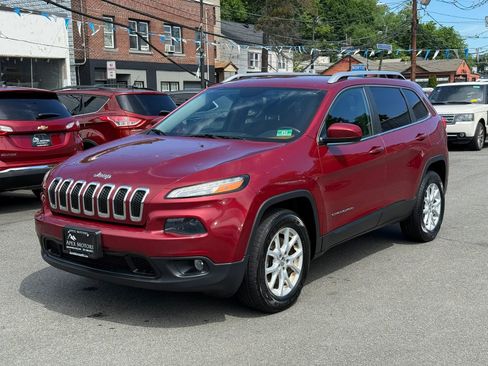 Used 2015 Jeep Cherokee Latitude w/ Cold Weather Group AWD/4WD image 1