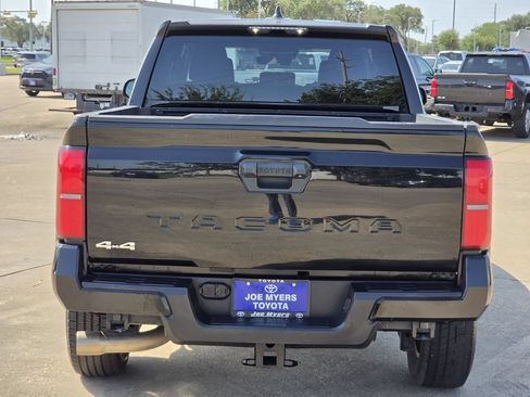 Used 2024 Toyota Tacoma SR5 AWD/4WD image 8