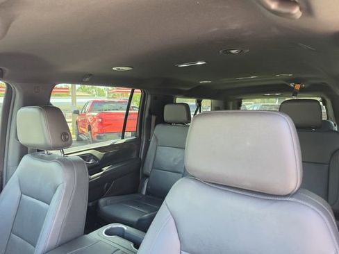 Used 2022 Chevrolet Suburban LT AWD/4WD image 24