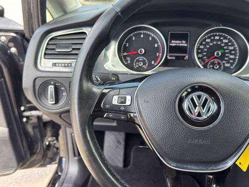 Used 2019 Volkswagen Golf S FWD image 15