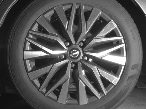 Used 2025 Nissan Altima 2.5 SV FWD image 14