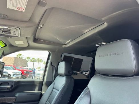 Used 2022 GMC Sierra 2500 Denali w/ Denali Ultimate Package AWD/4WD image 17