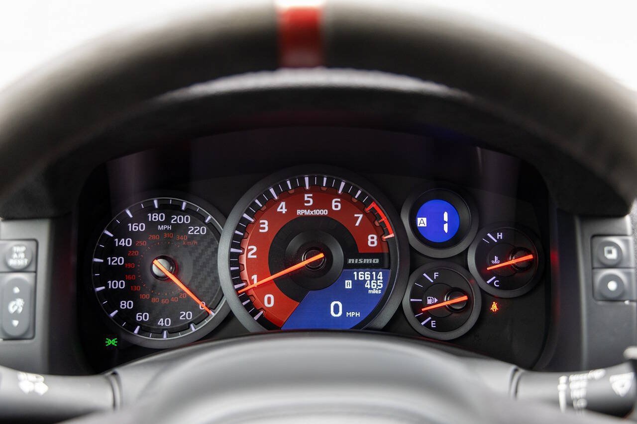 Used 2018 Nissan GT-R NISMO AWD/4WD image 7