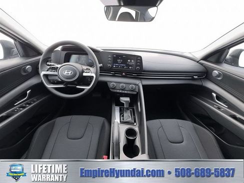 New 2026 Hyundai Elantra SE FWD image 13