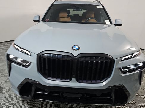 Used 2026 BMW X7 xDrive40i w/ M Sport Package AWD/4WD image 2