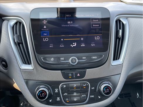 Used 2022 Chevrolet Malibu LT FWD image 18