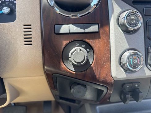 Used 2016 Ford F250 Lariat w/ Lariat Ultimate Package AWD/4WD image 37