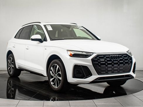 Certified 2024 Audi Q5 2.0T Premium w/ Summer of Audi Package image 12