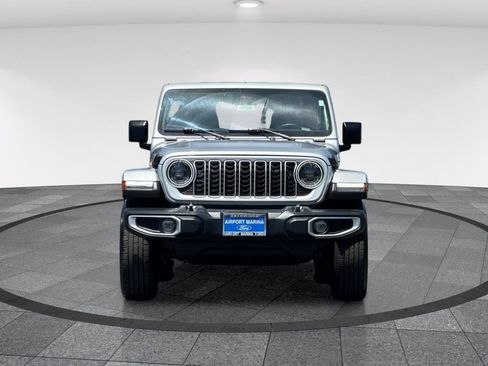 Used 2024 Jeep Wrangler Unlimited Sahara AWD/4WD image 11