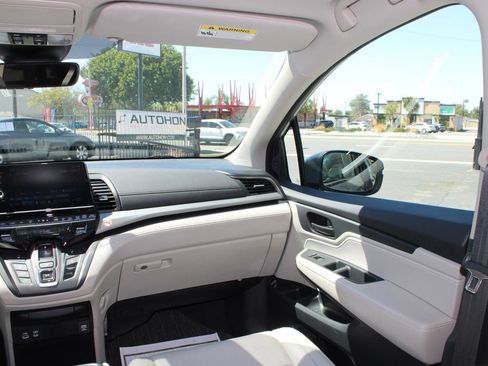 Used 2025 Honda Odyssey EX-L image 28