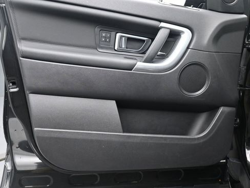 Used 2018 Land Rover Discovery Sport HSE image 9