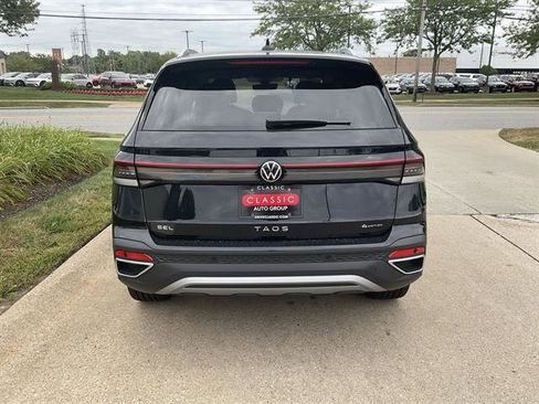 New 2025 Volkswagen Taos SEL image 6