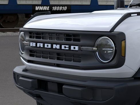 New 2025 Ford Bronco 4-Door image 21