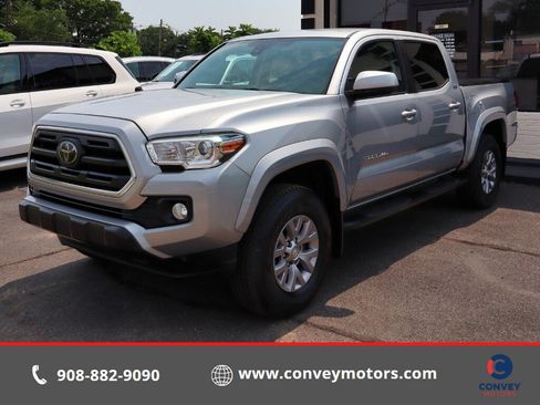 Used 2019 Toyota Tacoma SR5 AWD/4WD image 1