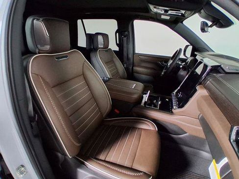 New 2026 GMC Yukon Denali Ultimate AWD/4WD image 16