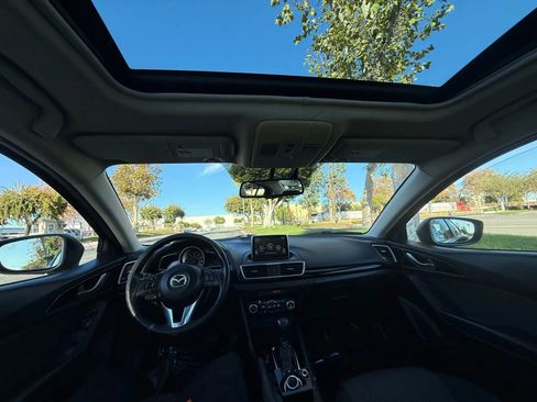 Used 2016 MAZDA MAZDA3 i Touring w/ Popular Equipment Package image 8