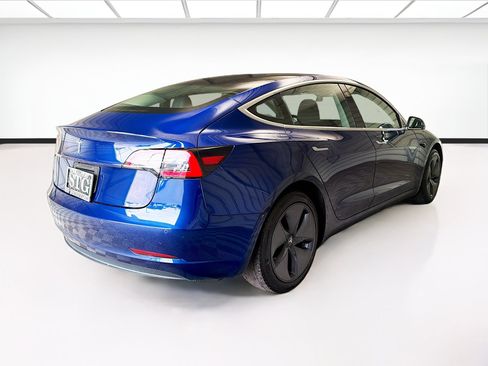 Used 2020 Tesla Model 3 Standard Range Plus RWD image 4