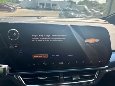 New 2026 Chevrolet Equinox EV LT AWD/4WD image 14