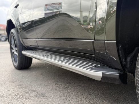 Used 2025 Lexus GX 550 w/ Accessory Package (31) image 49