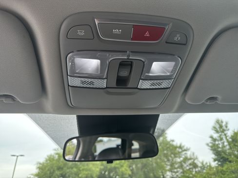 Used 2025 Kia Telluride S FWD image 23