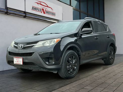 Used 2015 Toyota RAV4 LE image 7