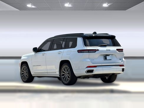 Used 2025 Jeep Grand Cherokee L Summit AWD/4WD image 3