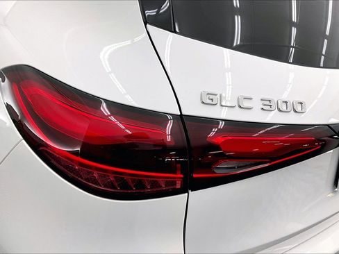 Used 2026 Mercedes-Benz GLC 300 image 27