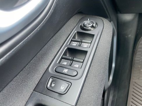 Used 2020 Jeep Renegade Sport w/ Sport Appearance Group FWD image 22