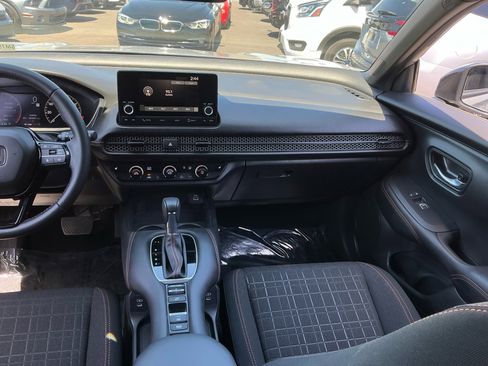 Used 2025 Honda HR-V Sport image 16