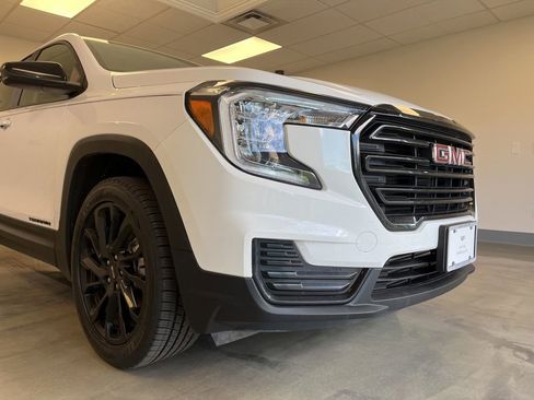 Used 2023 GMC Terrain SLE w/ Driver Convenience Package AWD/4WD image 6