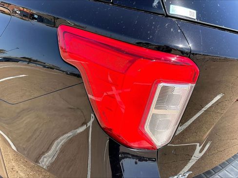 Used 2023 Ford Explorer XLT RWD image 30