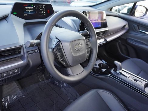 Certified 2025 Toyota Prius XLE image 11