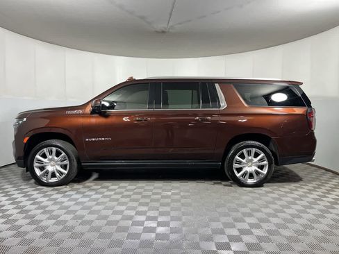 Used 2023 Chevrolet Suburban High Country AWD/4WD image 5