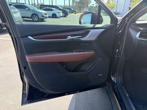 Certified 2022 Cadillac XT5 Premium Luxury FWD image 22